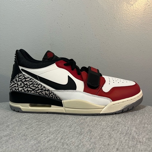 Nike Air Jordan Legacy 312 Low Chicago Red & Black Men's Shoe Size 11 CD7069-106